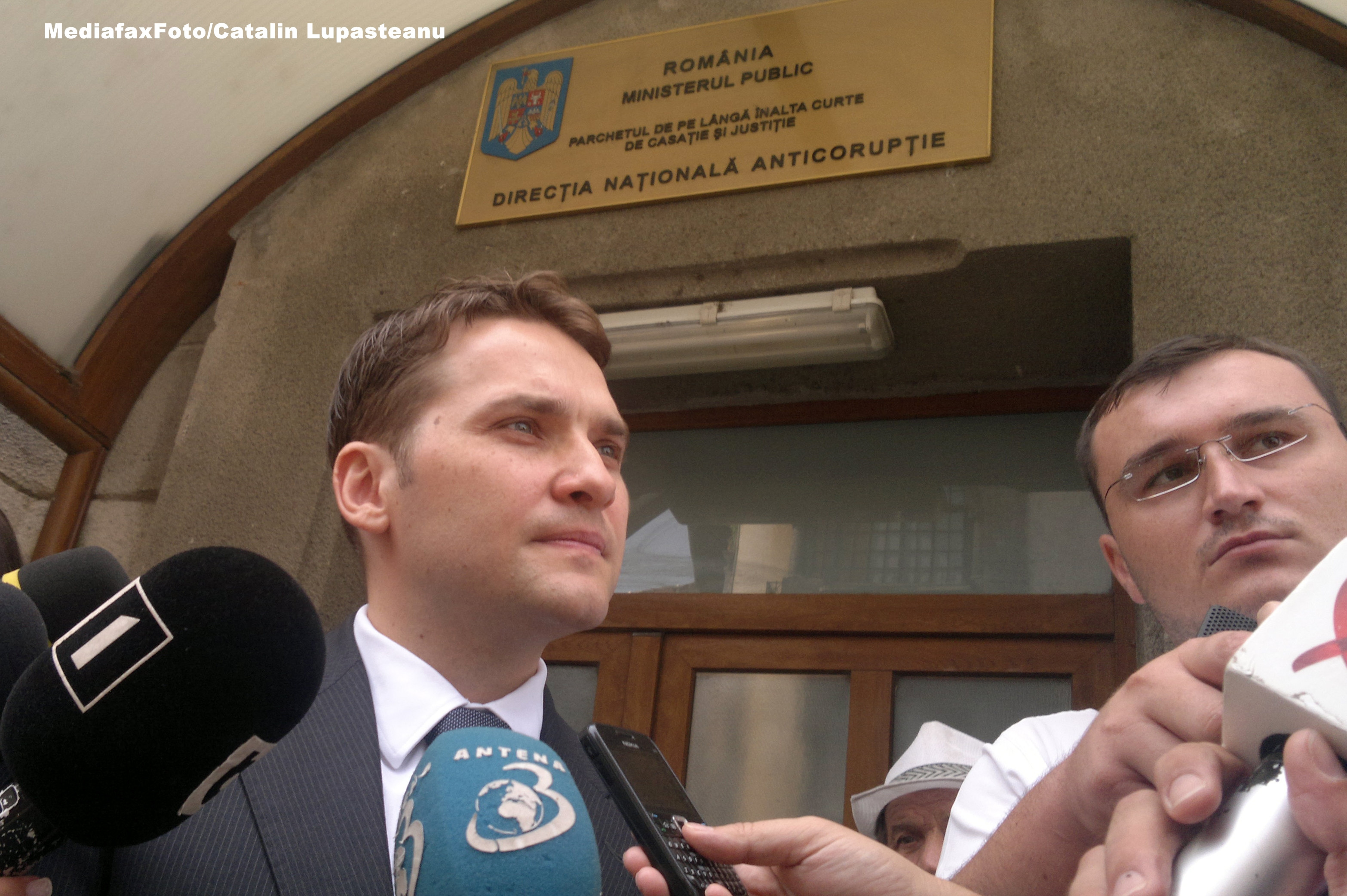 Ministrul delegat Dan Sova a fost audiat la DNA pentru lipsa contractului cu Bechtel