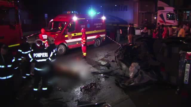 Tragedie provocata de viteza, in Cluj. Un tanar a murit, iar sase oameni au ajuns in spital