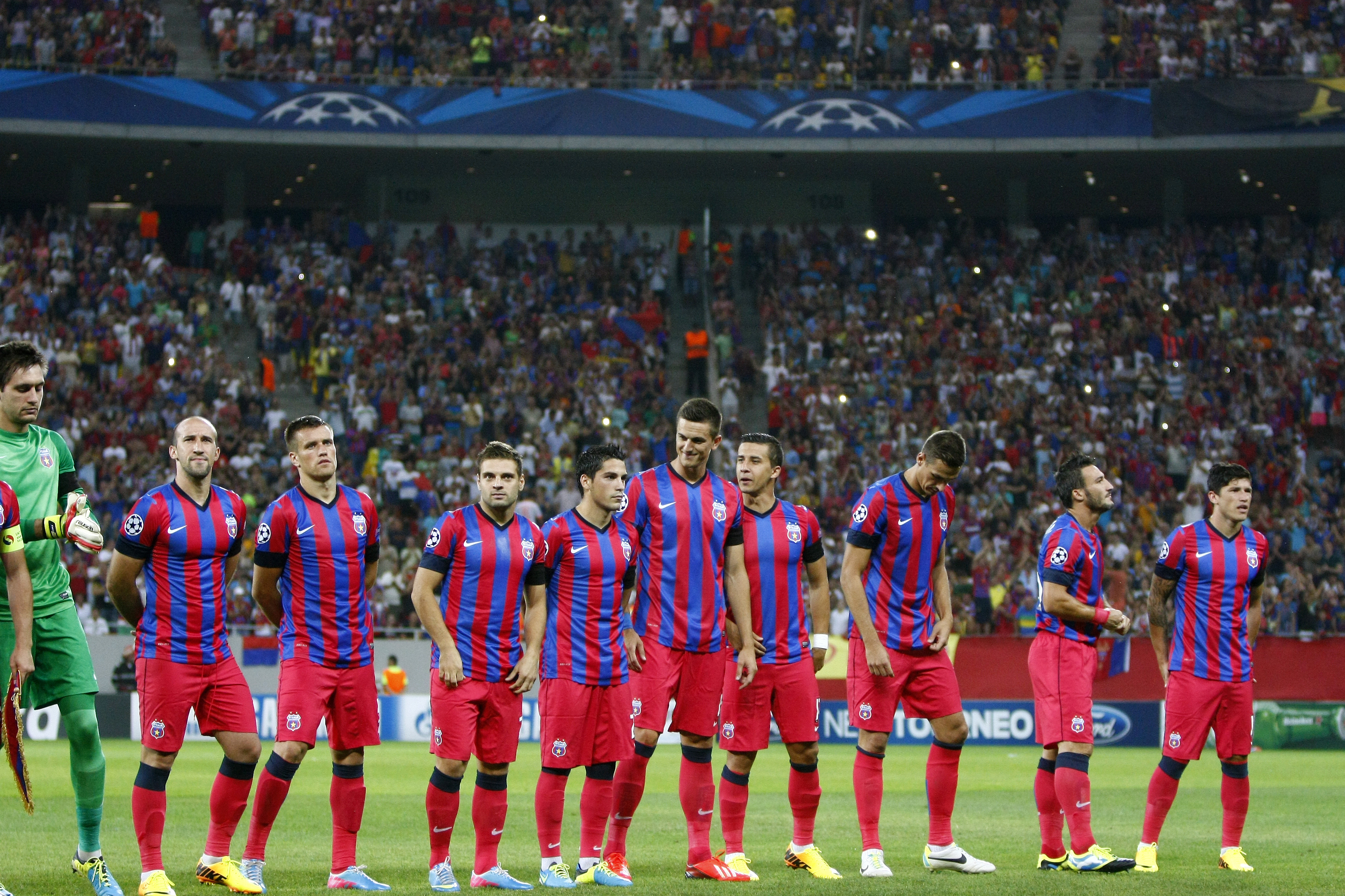 Steaua s-a calificat in grupele Ligii Campionilor, dupa ce a eliminat echipa poloneza Legia Varsovia