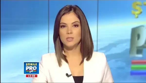 O vijelie puternica de cateva minute a facut prapad la Deva.