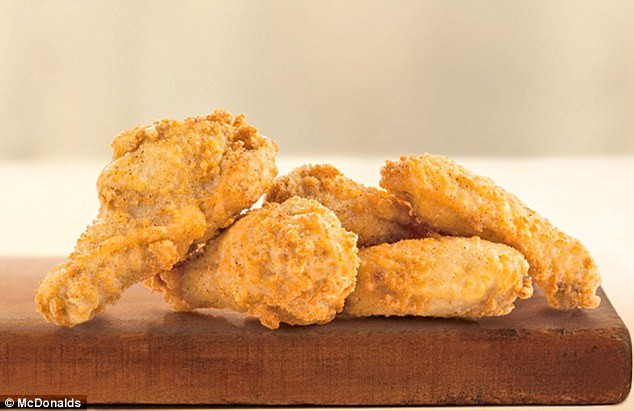 Lantul de restaurante McDonald's incearca sa scape de milioane de aripioare de pui in exces