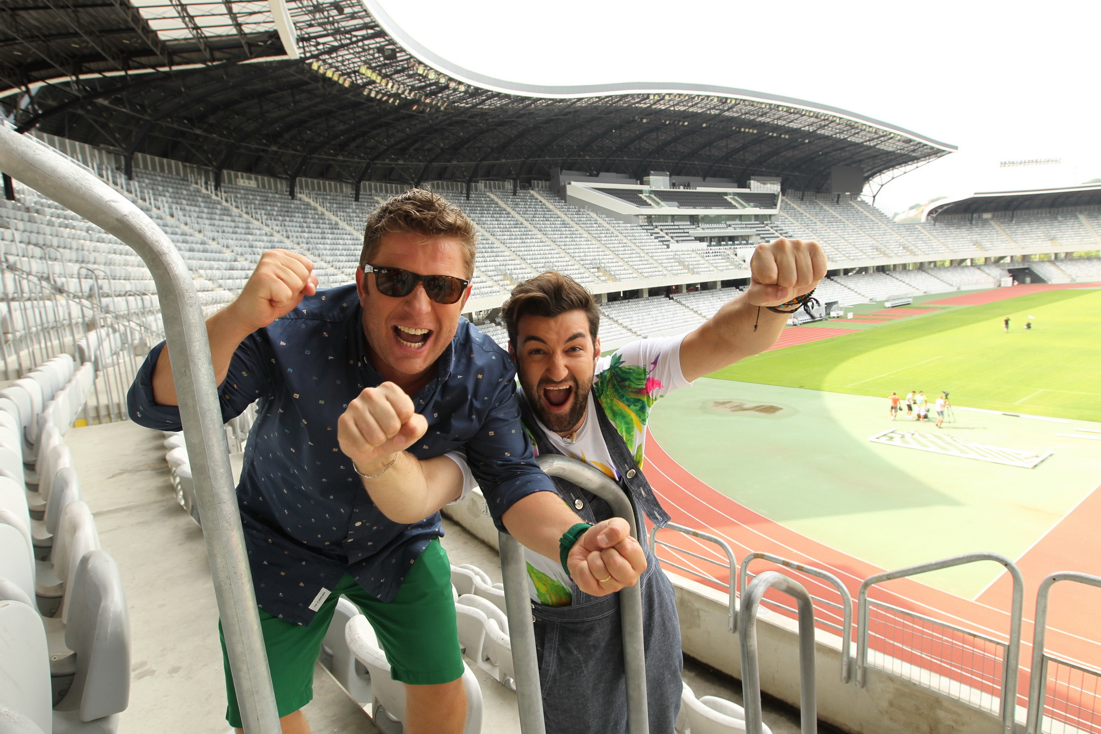 Pavel si Smiley au fost "sefii de galerie" de pe Cluj Arena, in caravana "Romanii au talent"