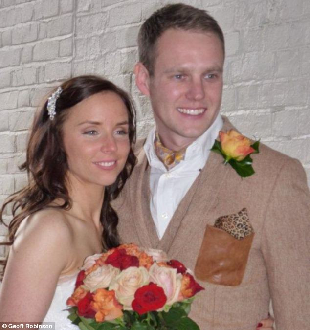 El este barbatul care "a murit de 6 ori". Ce i s-a intamplat in timp ce se afla in luna de miere