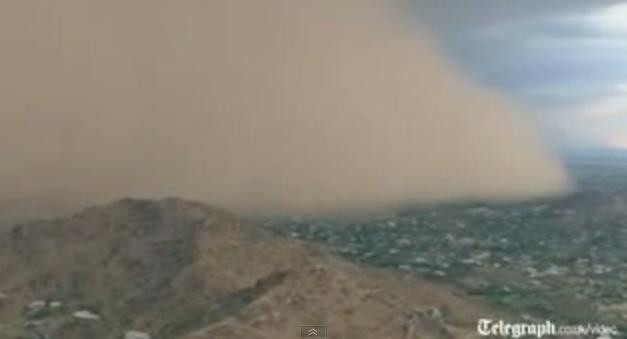 Imagini apocaliptice in SUA. O furtuna uriasa de nisip a lovit orasul Phoenix. VIDEO