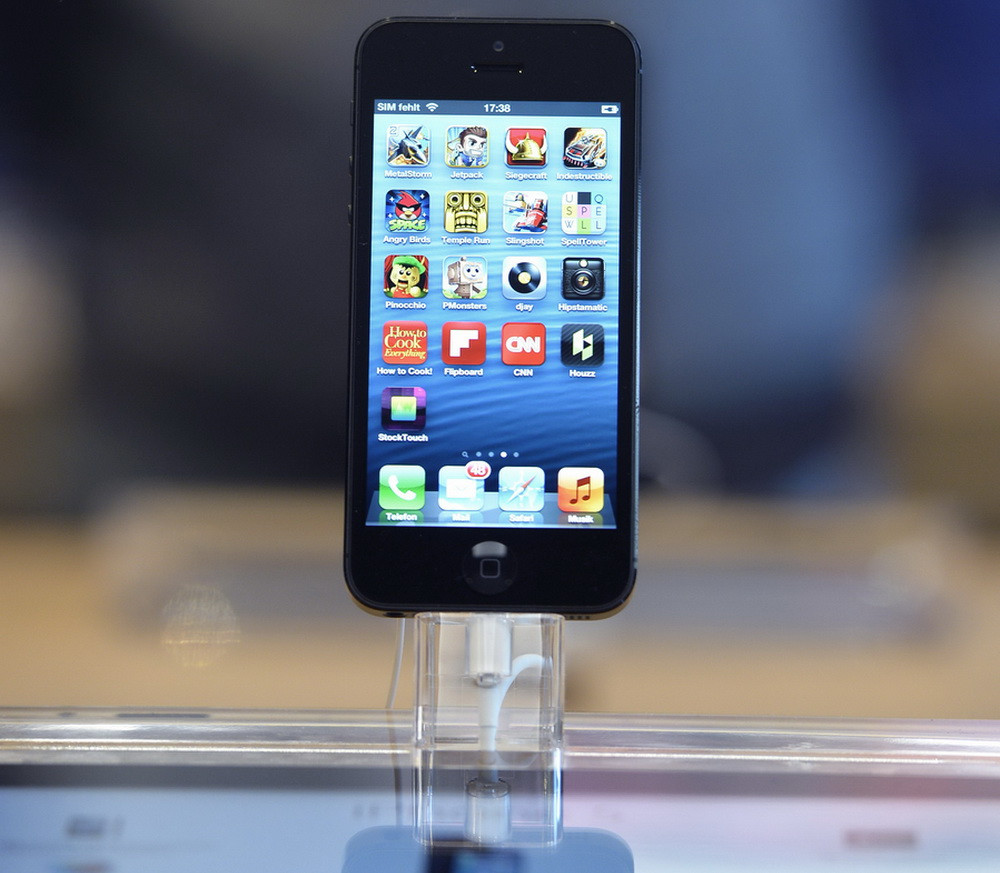 Odata cu lansarea noului model de iPhone, Apple ar putea introduce o premiera in magazine