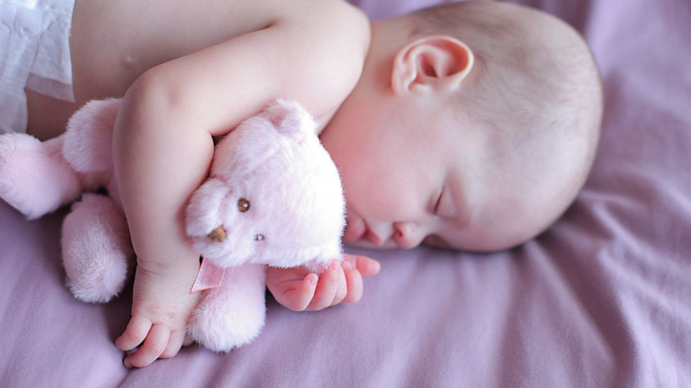 Povestea impresionanta a unui copil cu 20% sanse de supravietuire. "Era mai usor decat o paine"