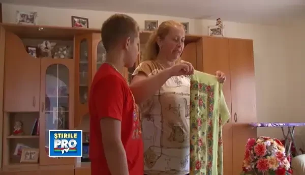 Familiile instarite din Tara Oasului sunt tinta hotilor. Au furat basmale taranesti de 1.500 de euro