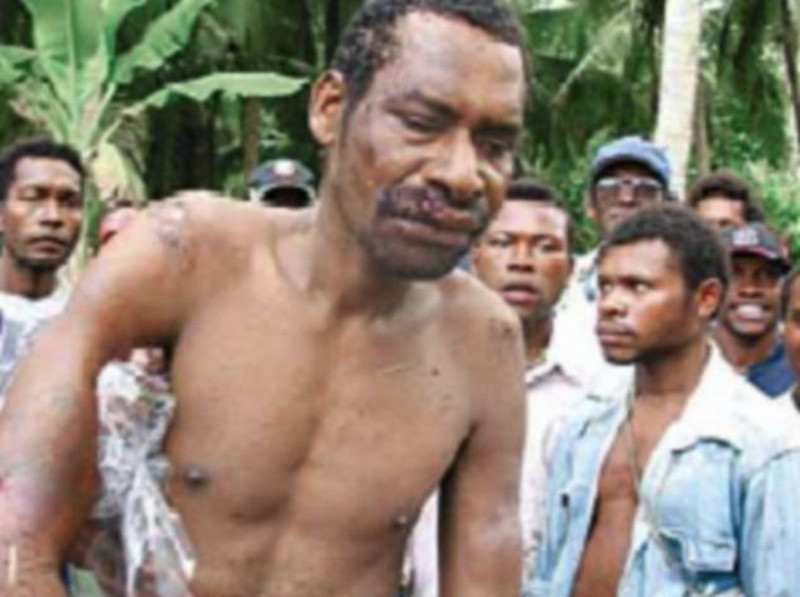 A fost batut si rupt in bucati. Moartea groaznica a unui canibal care consuma sangele victimelor