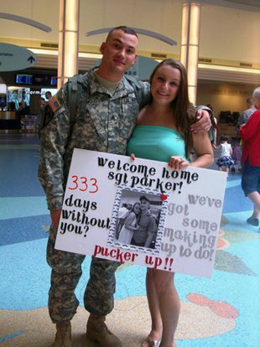 Imaginile care au impresionat SUA. Ce a facut acest soldat imediat dupa ce s-a intors din misiune