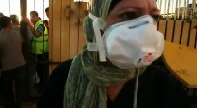 Imagini socante dupa bombardamentul unei scoli din Siria. Zeci de oameni prezinta arsuri grave.VIDEO