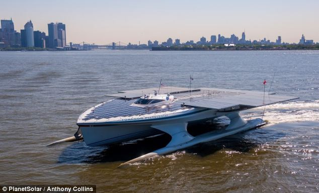 Vasul care functioneaza doar cu energie solara a traversat Atlanticul in numai 22 de zile