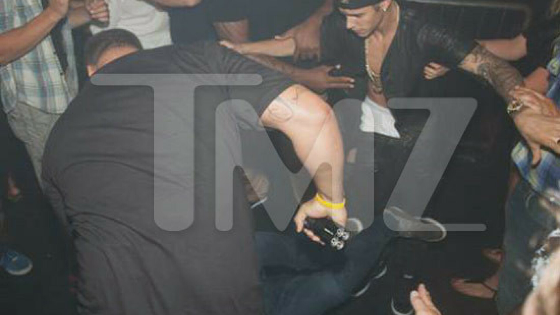 Justin Bieber, atacat intr-un club din Toronto. "A fost o lupta cu pumni si picioare"