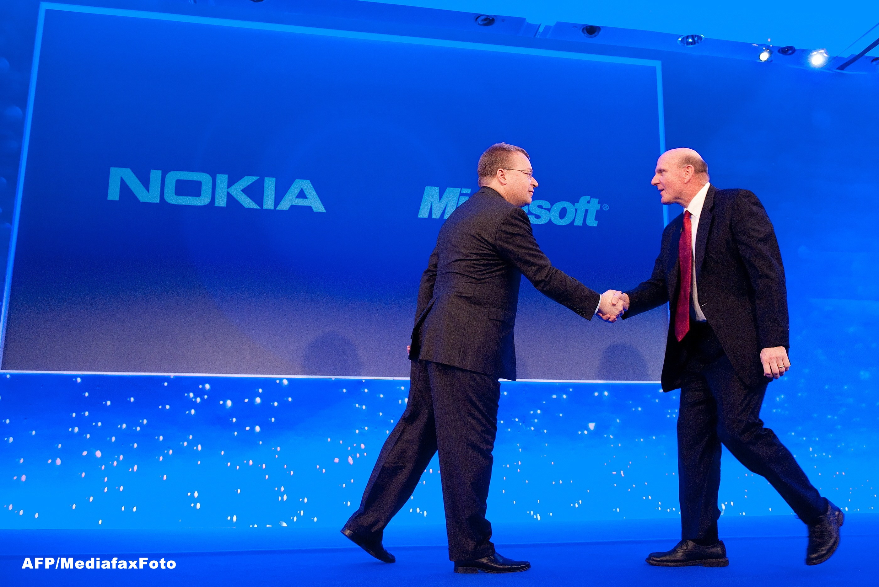 Vanzarile de smartphone-uri Nokia au scazut in trimestrul patru, dupa trecerea diviziei la Microsoft