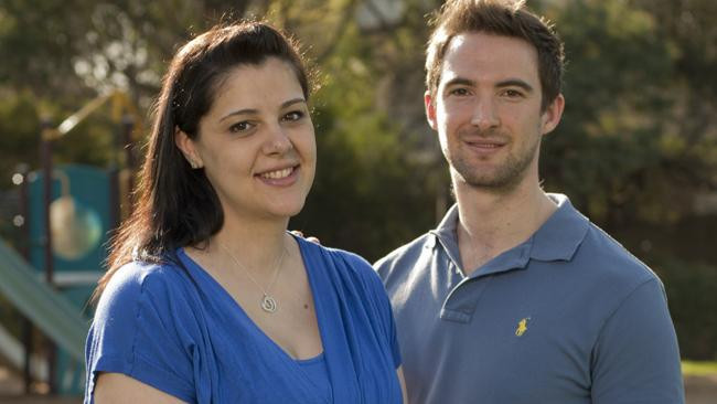 O tanara din Australia care a ramas fara ovare la 17 ani va naste in curand doua fete gemene