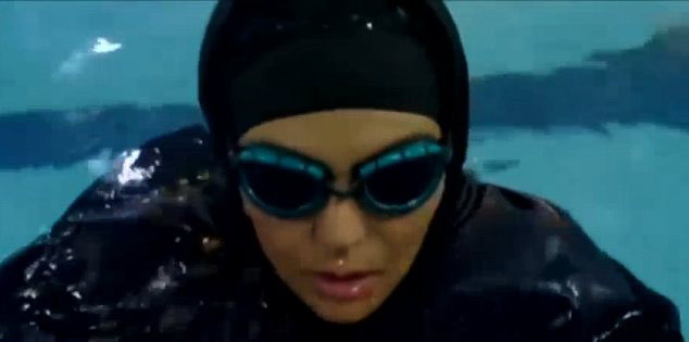 O inotatoare din Iran se lupta cu statul. "Nu accept sa fiu batjocorita". VIDEO