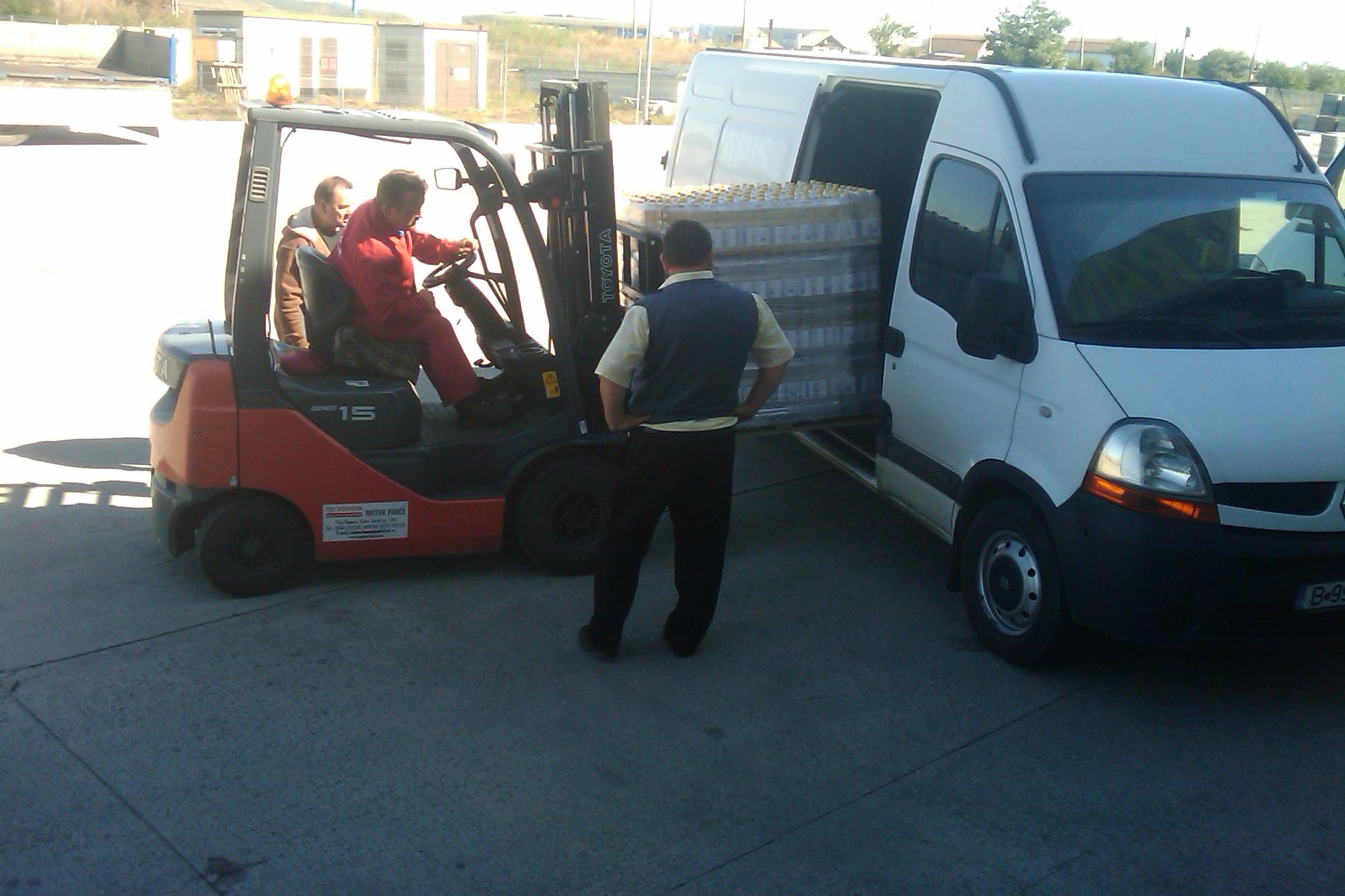 Peste 60.000 de persoane defavorizate din judetul Cluj primesc ajutoare alimentare