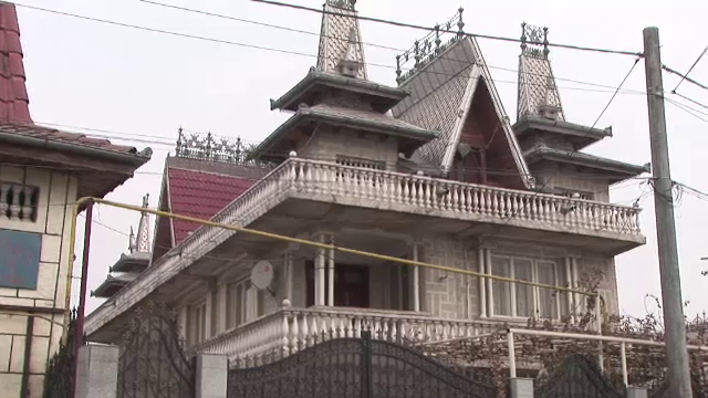 Cine sunt proprietarii de case si masini de lux din Romania tinuti "la cald" gratuit de stat