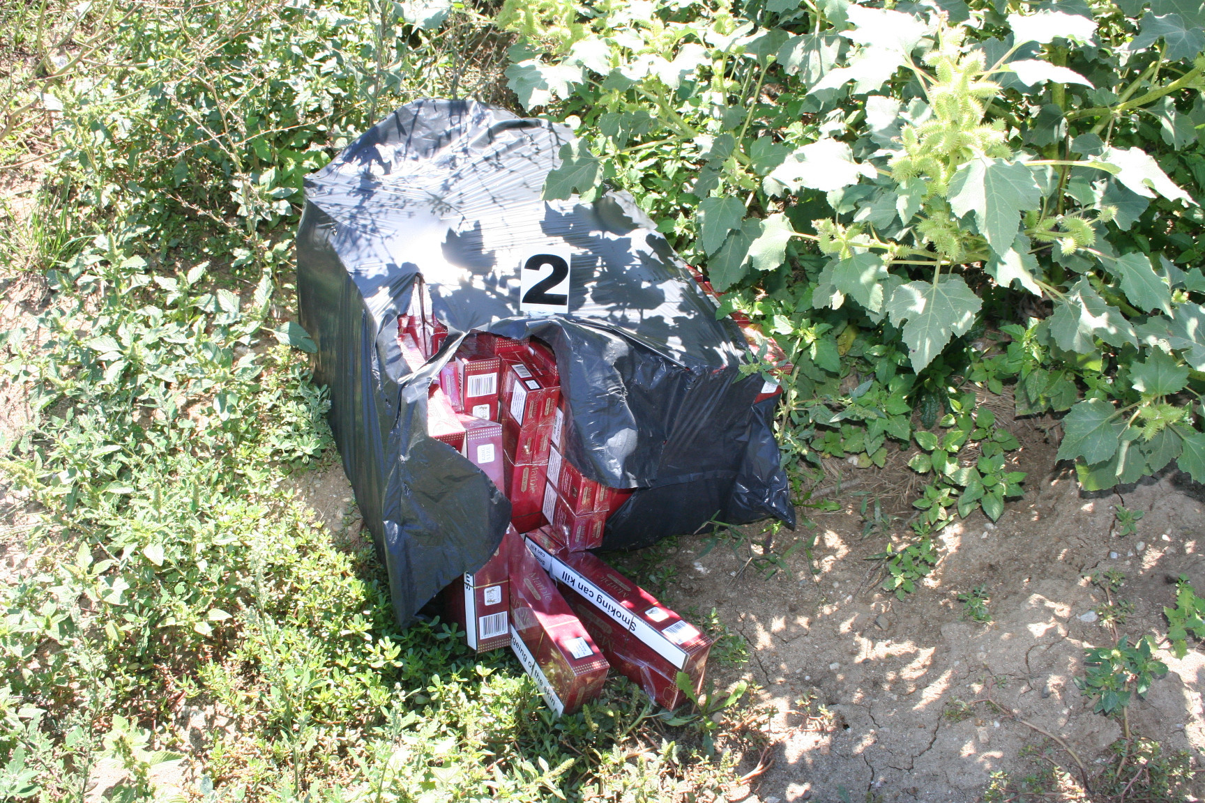 Peste 1.500 de pachete de tigari confiscate la frontiera cu Ucraina