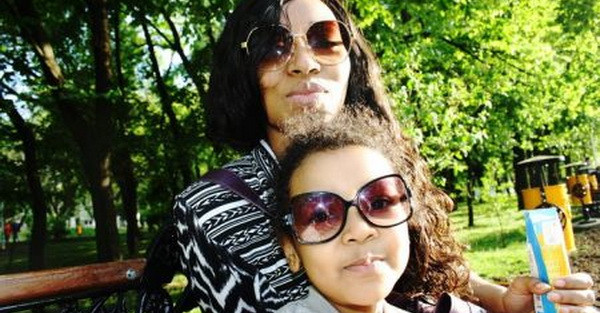 "Acasa esti unde iti este inima." Este jumatate nigeriana, jumatate cambodgiana si este indragostita de Bucuresti!