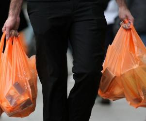 Omorata de o punga din plastic de la un hipermarket. Ce "explicatie" a dat sotul femeii