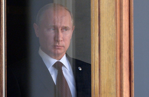 Putin este "mediocru si complexat", spune un fost coleg din KGB. Ce scenariu ii sugereaza lui Obama pentru a invinge Rusia