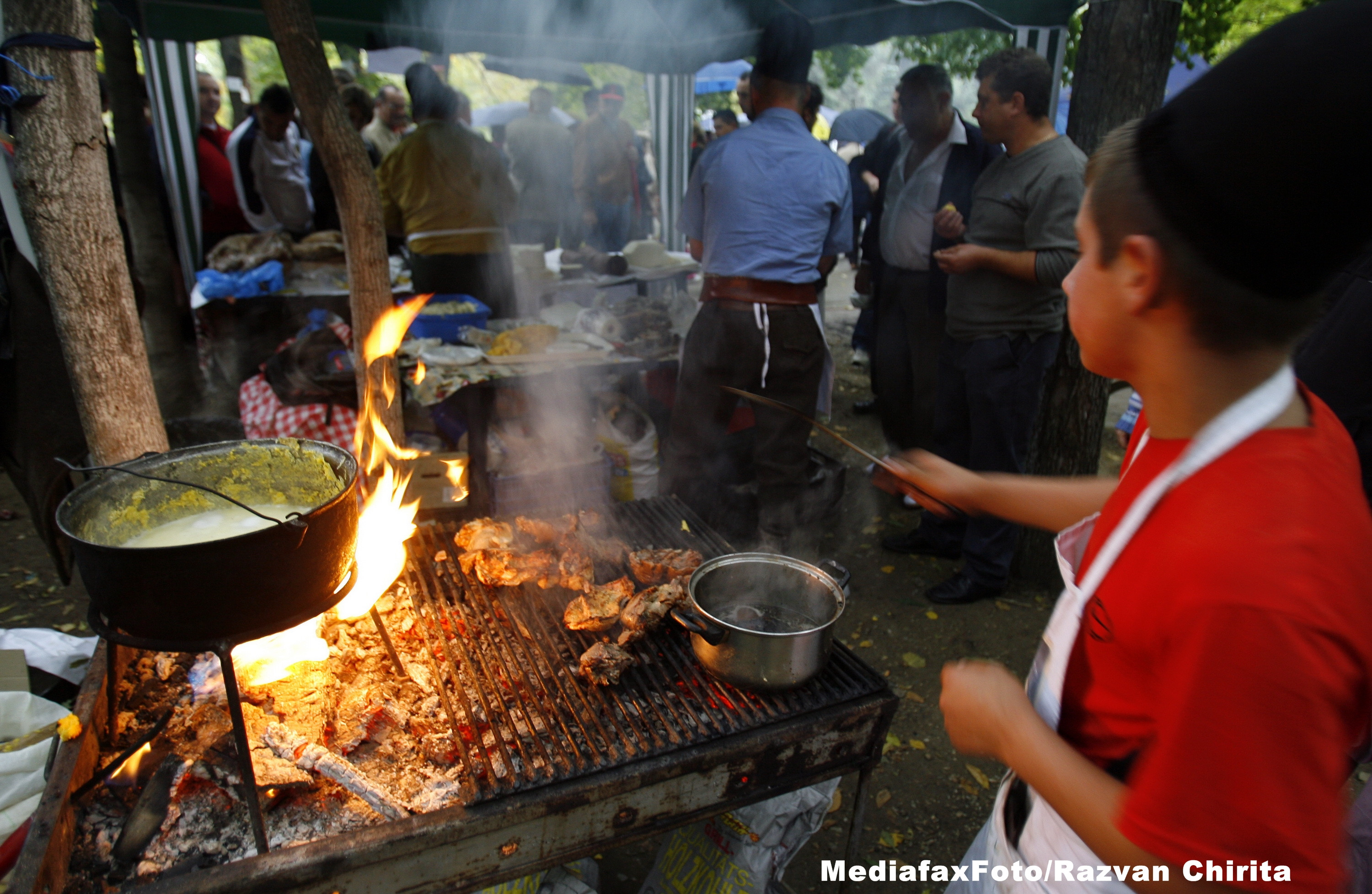 Pastrama si carnaciori de oaie la gratar, la Targul de Agronomie din Bucuresti - 7 si 8 septembrie