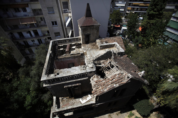 Statul elen scoate la vanzare o casa bantuita din Atena, intr-o licitatie in stil eBay