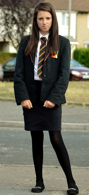 Profesorii s-au uitat la fusta ei si au trimis-o acasa. Ce a patit o eleva din Marea Britanie