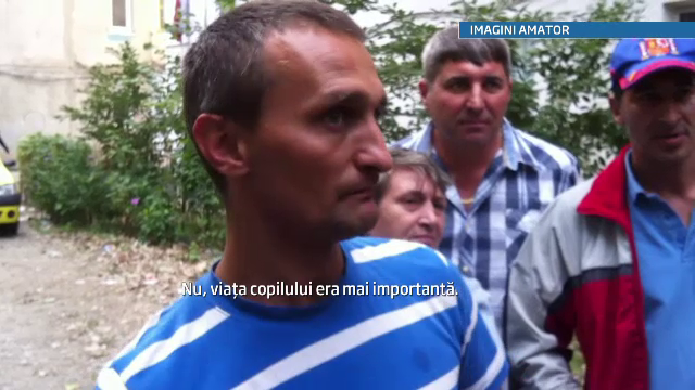 A escaladat blocul cu mainile goale pentru a salva un bebelus prins in sarmele de rufe