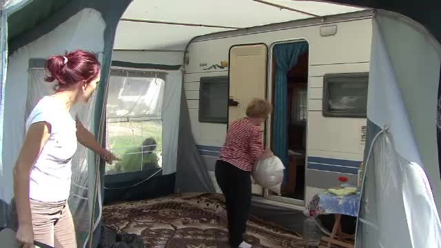 Ultimii turisti care si-au petrecut vacanta in rulota, in mijlocul naturii, incep sa plece spre case