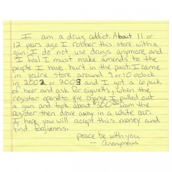 Moment emotionant pentru patronulul unui magazin. Ce a gasit intr-un plic primit de la un barbat