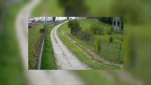 CAMERA DE SUPRAVEGHERE. Momentul impactului dintre tren si masina in care au murit 11 oameni la Iasi