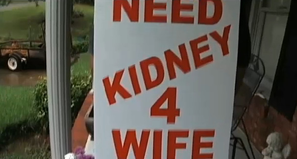 Dragoste ca in filme. Un american a cerut pe strada, timp de un an, un rinichi pentru sotia sa.VIDEO