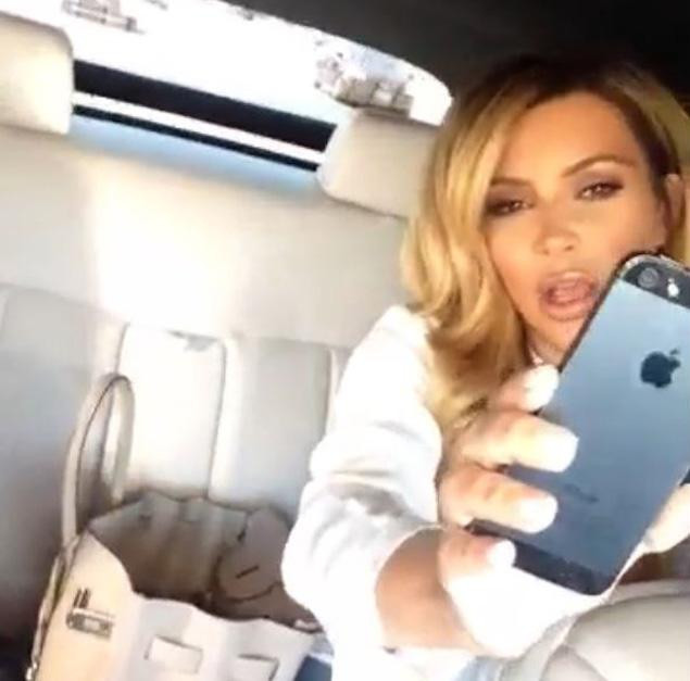 Moment jenant pentru Kim Kardashian. Cum au fotografiat-o paparazzi in Los Angeles