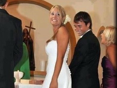 Nunta la care au ras in hohote toti invitatii. Ce s-a intamplat cu rochia miresei in timpul cununiei