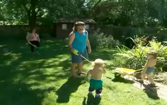 Fara iPhone, Xbox si DVD. Cum arata o zi din viata familiei care traieste cu tehnologia din 1986