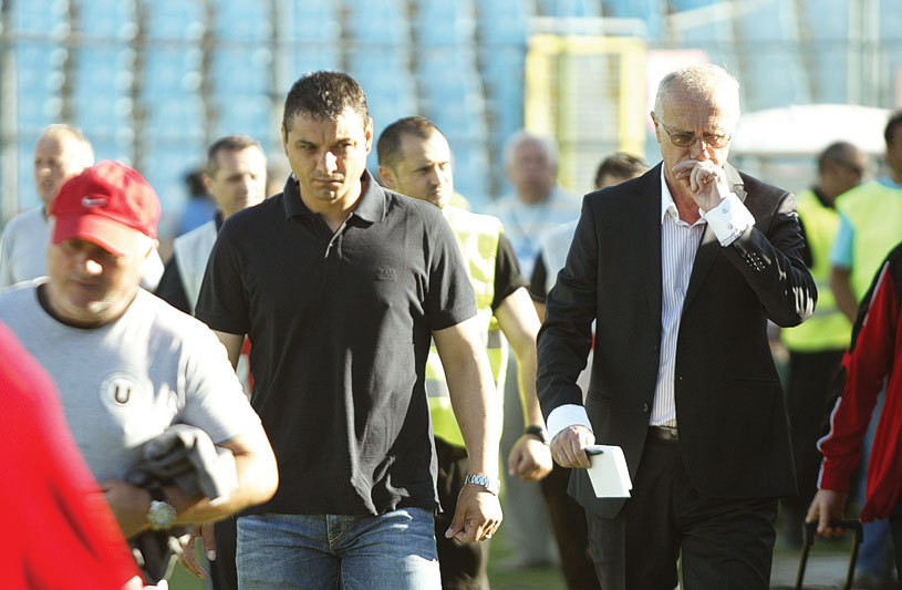 Stau pe un butoi cu pulbere. Ultimatumul fanilor catre Ganea: Bati CFR sau pleci