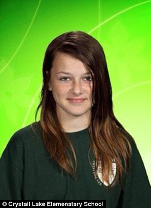 O eleva de 12 ani s-a sinucis dupa ce a primit un mesaj pe Facebook. Ce i-au scris colegii