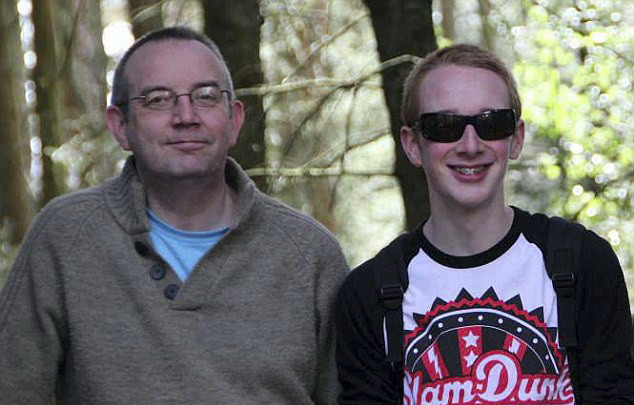 "Fiul meu e mort, anulati abanonamentul". Ce raspuns a primit de la compania de telefonie mobila