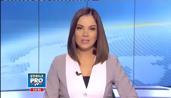 Textilele viitorului: cum arata rochia care isi schimba culoarea dupa starea celei care o imbraca