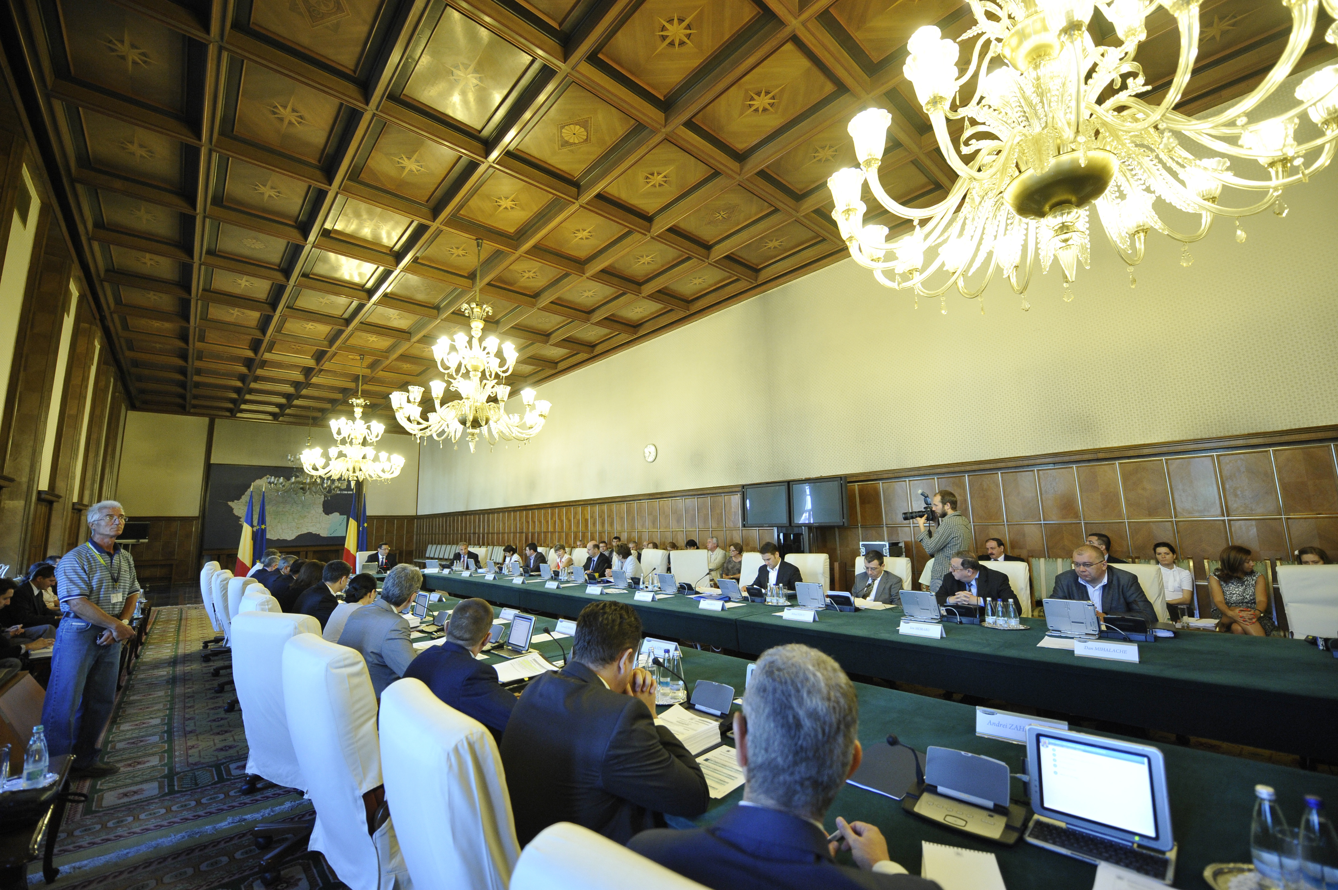 Der Spiegel: Guvernul Ponta risca sa nu reziste disensiunilor pe tema proiectului Rosia Montana