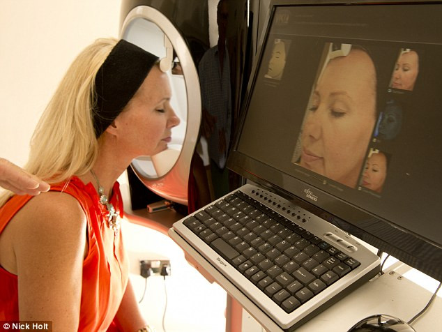 A intinerit cu 5 ani datorita unei creme pe care a dat 10 lei. Experimentul care a convins-o. FOTO