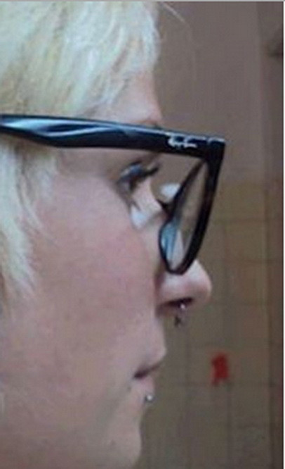 Ce fotografie si-a pus aceasta tanara pe Facebook: "Femeia asta trebuie internata"