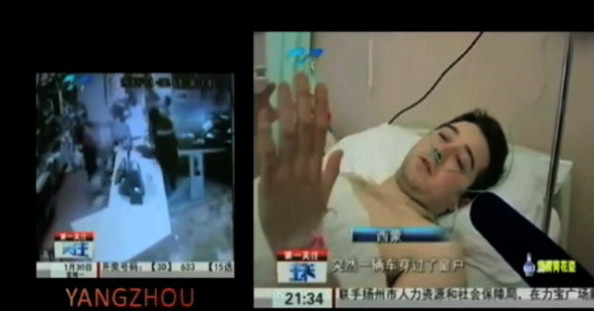 Momentul in care un britanic era sa fie strivit de o masina, in China. VIDEO