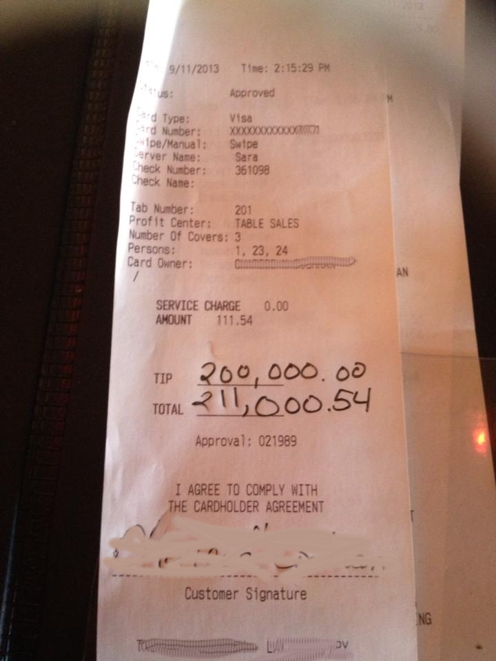 O chelnerita din SUA sustine ca a primit un bacsis de 200.000 de dolari. FOTO