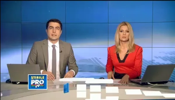 Doua masini luate de viitura in judetul Tulcea. Au fost tarate mai bine de 600 de metri, intr-o rapa