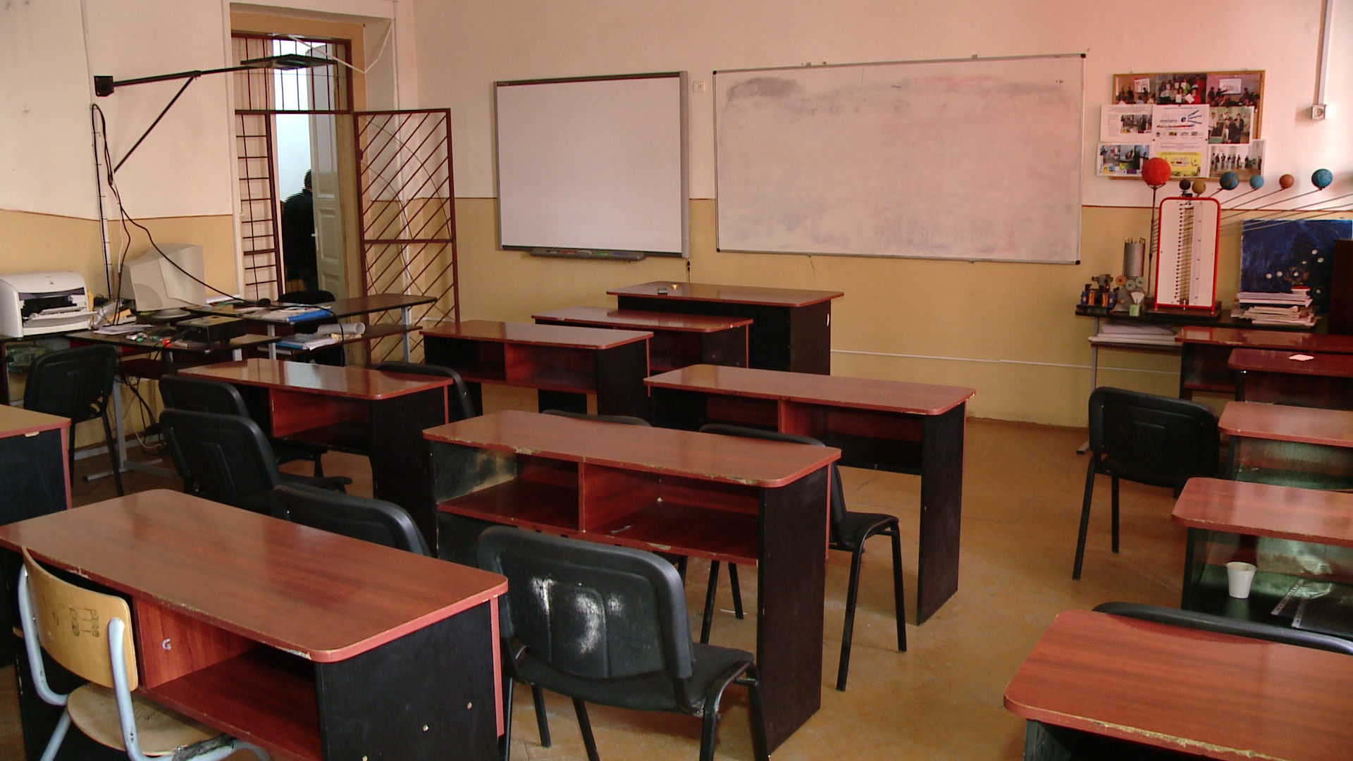 Ancheta la o scoala din Vaslui dupa ce directoarea unitatii si un profesor s-au batut. Care a fost motivul scandalului