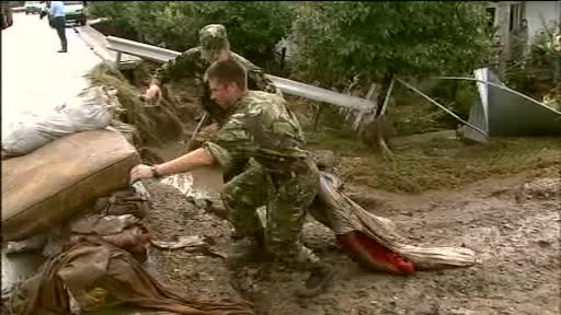 Sinistratii din Galati, ajutati de militari care au luptat in Afganistan. Cum arata zonele inundate