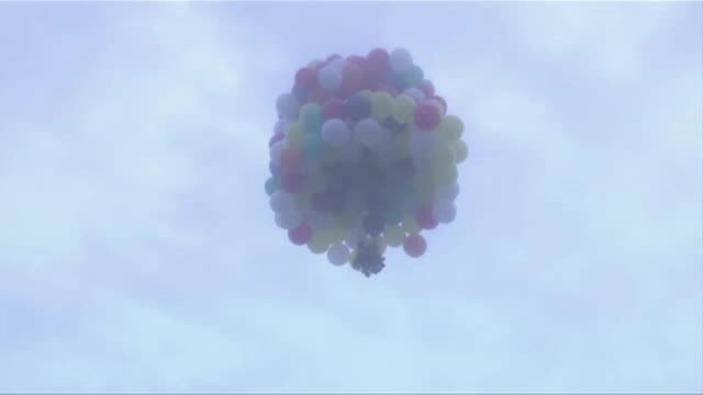 Inspirat de un desen animat, a vrut sa traverseze Atlanticul ajutat de sute de baloane. Ce a patit