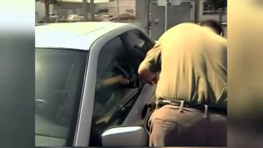 Moarte stupida. O tanara a ramas blocata intr-o masina si a murit din cauza caldurii .. de afara